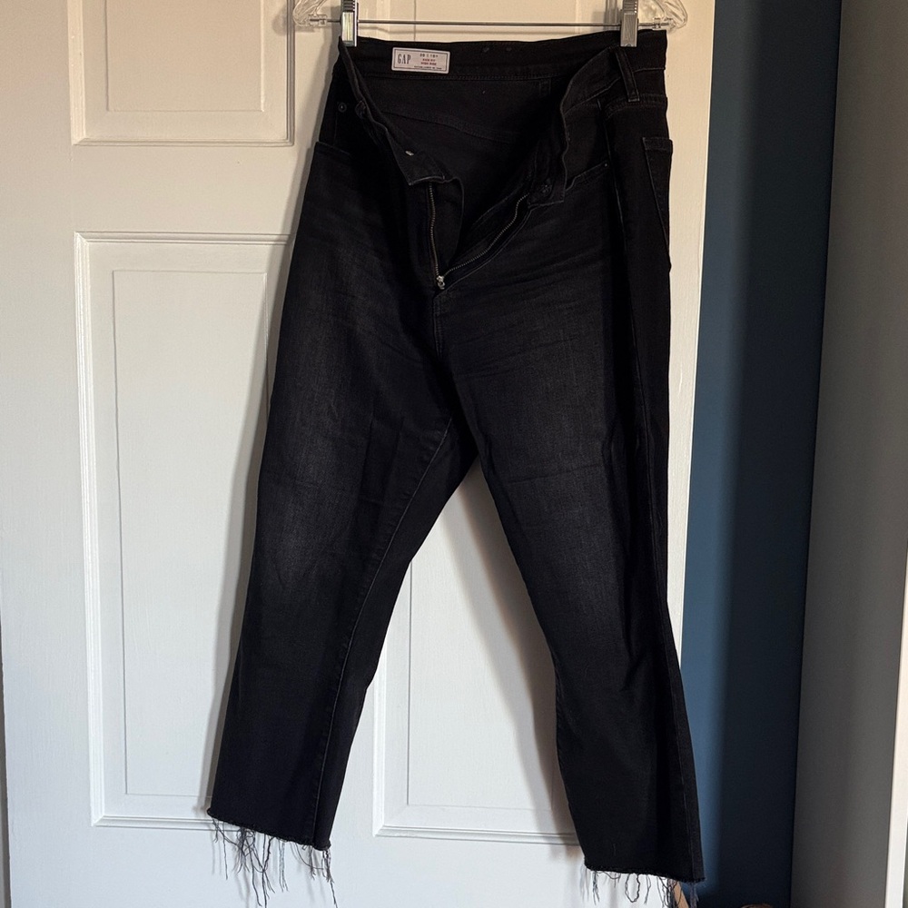 GAP Black Raw Hem kick flair Jeans (short)